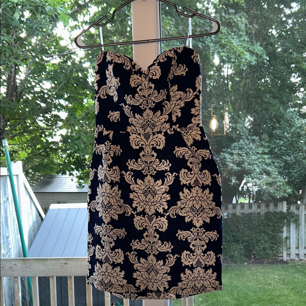 Chic Strapless Navy and Cream Dress